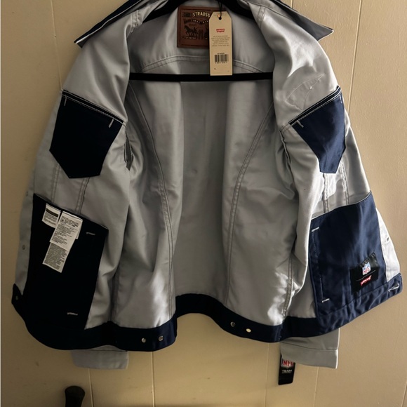 Levi's Light Gray Men's Shirt Jacket - Picture 3 of 3